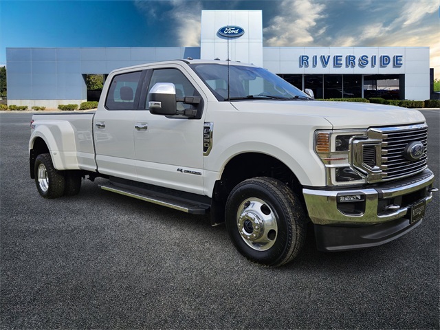 2022 Ford F-350 Super Duty Lariat's photo
