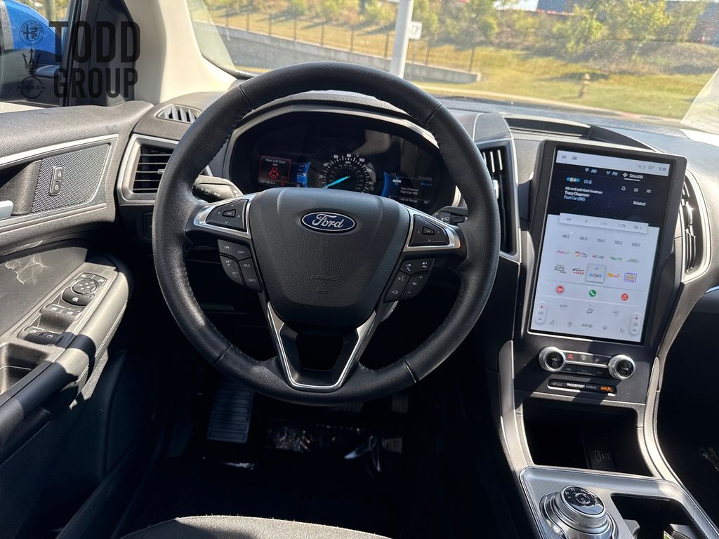 2022 Ford Edge SEL photo 11
