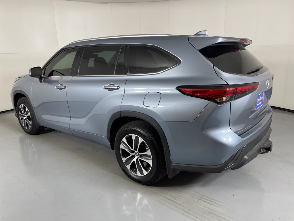 2021 Toyota Highlander XLE photo 6