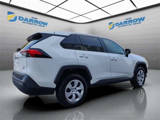 2024 Toyota RAV4 LE photo 4