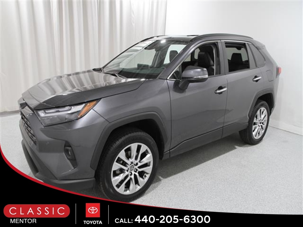 2022 Toyota RAV4 Limited photo 3