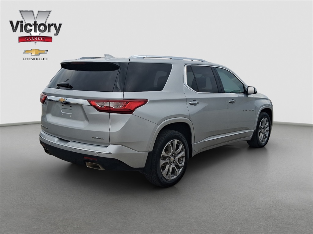2021 Chevrolet Traverse Premier photo 3