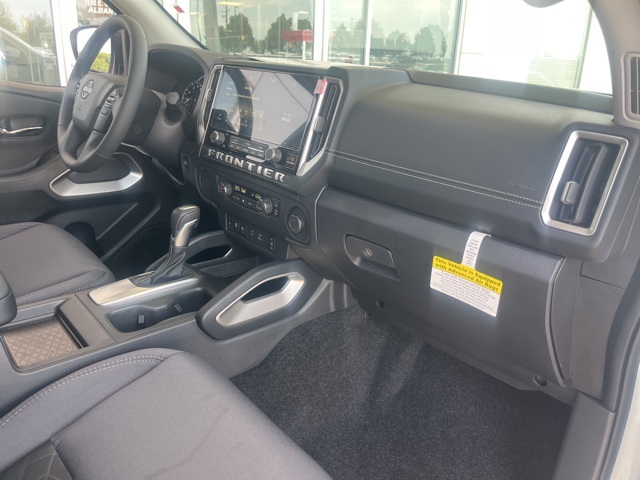 2025 Nissan Frontier Crew Cab SV photo 20
