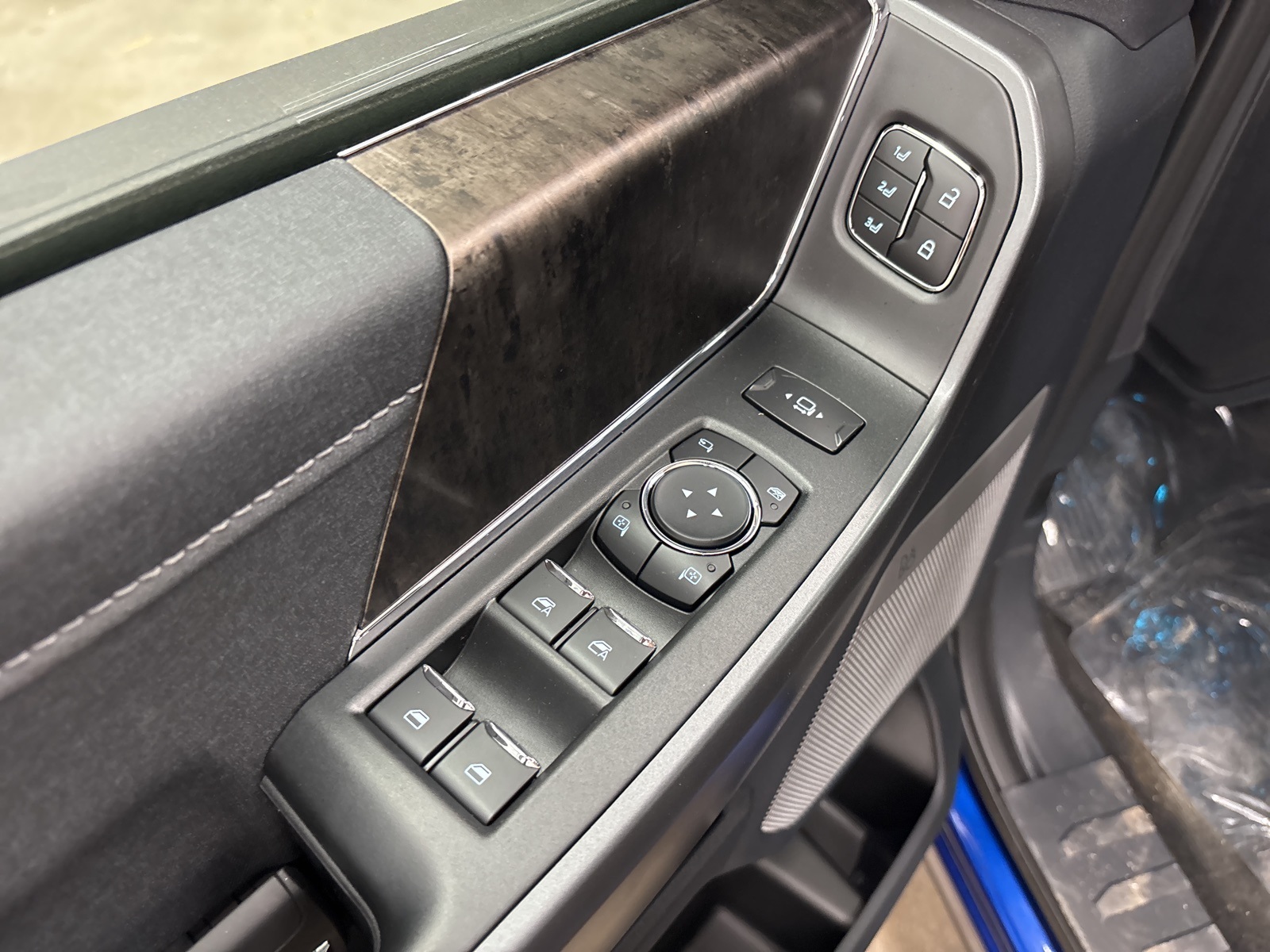 2026 Ford F-350 Lariat photo 27