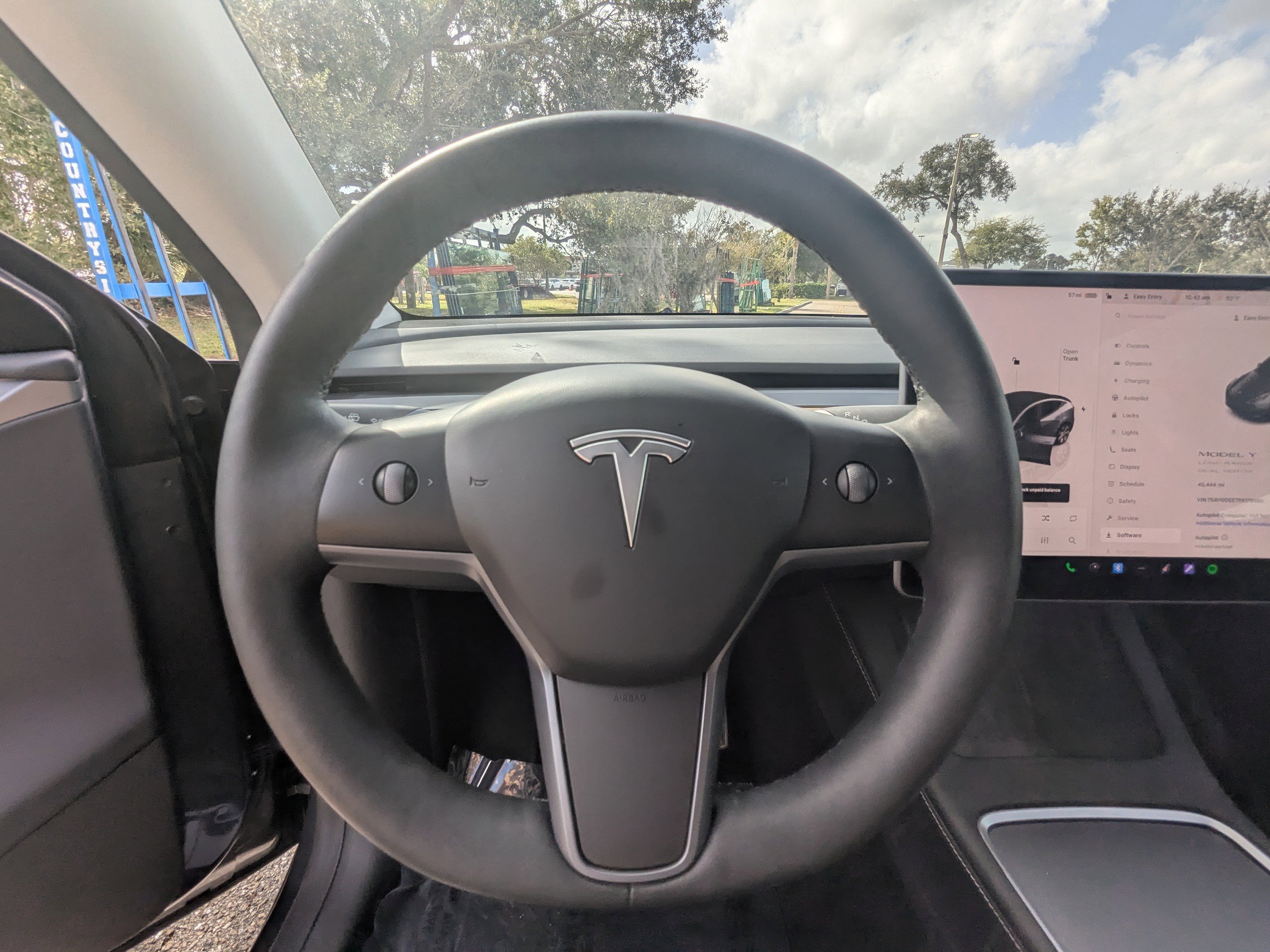 2023 Tesla Model Y Long Range photo 29