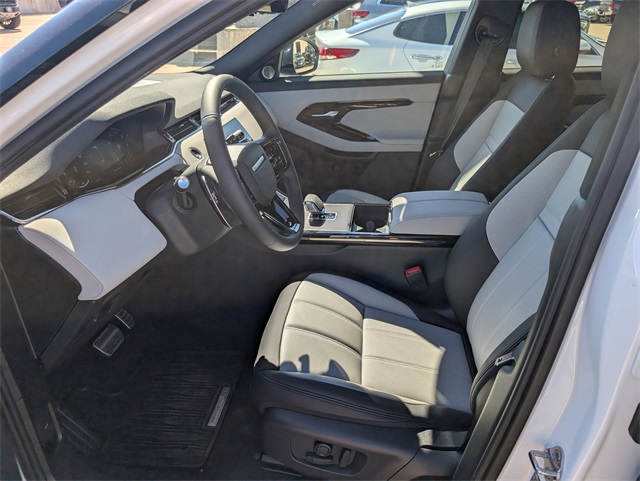2026 Land Rover Range Rover Evoque Dynamic SE photo 6