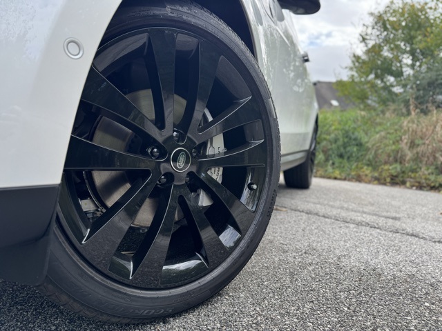 2025 Land Rover Range Rover Sport SE photo 2