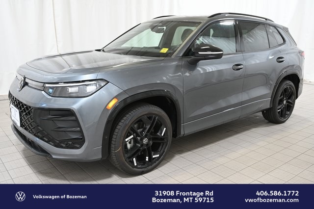 2025 Volkswagen Tiguan SE R-LINE BLACK's photo