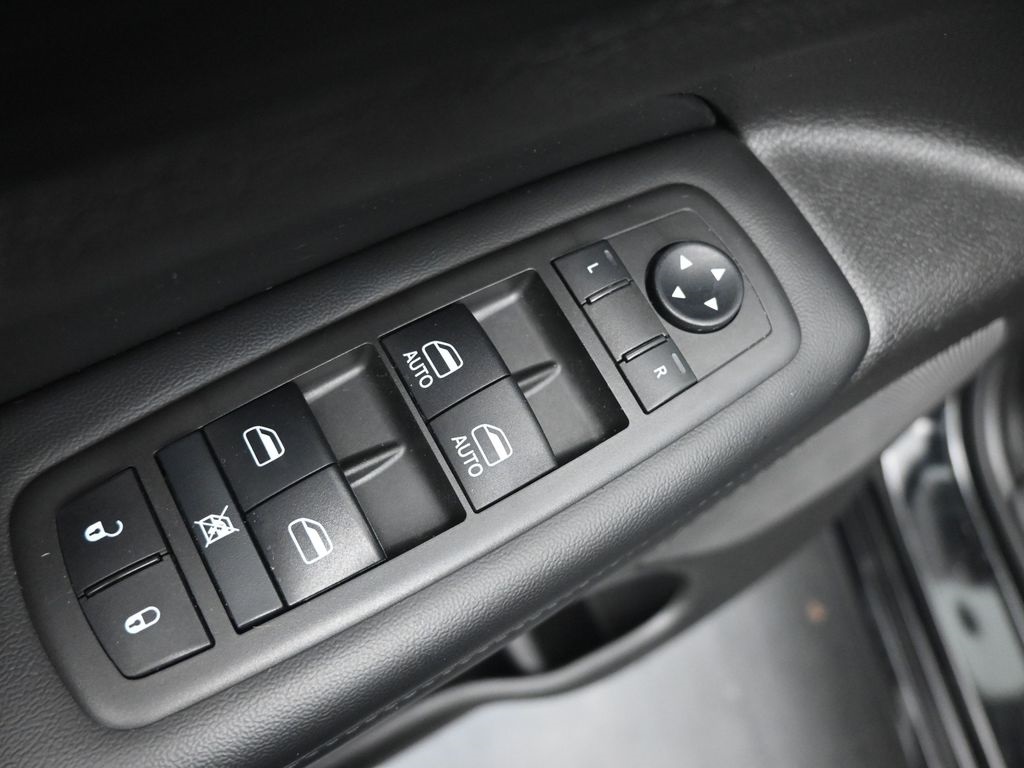 2021 Jeep Grand Cherokee Laredo X photo 13