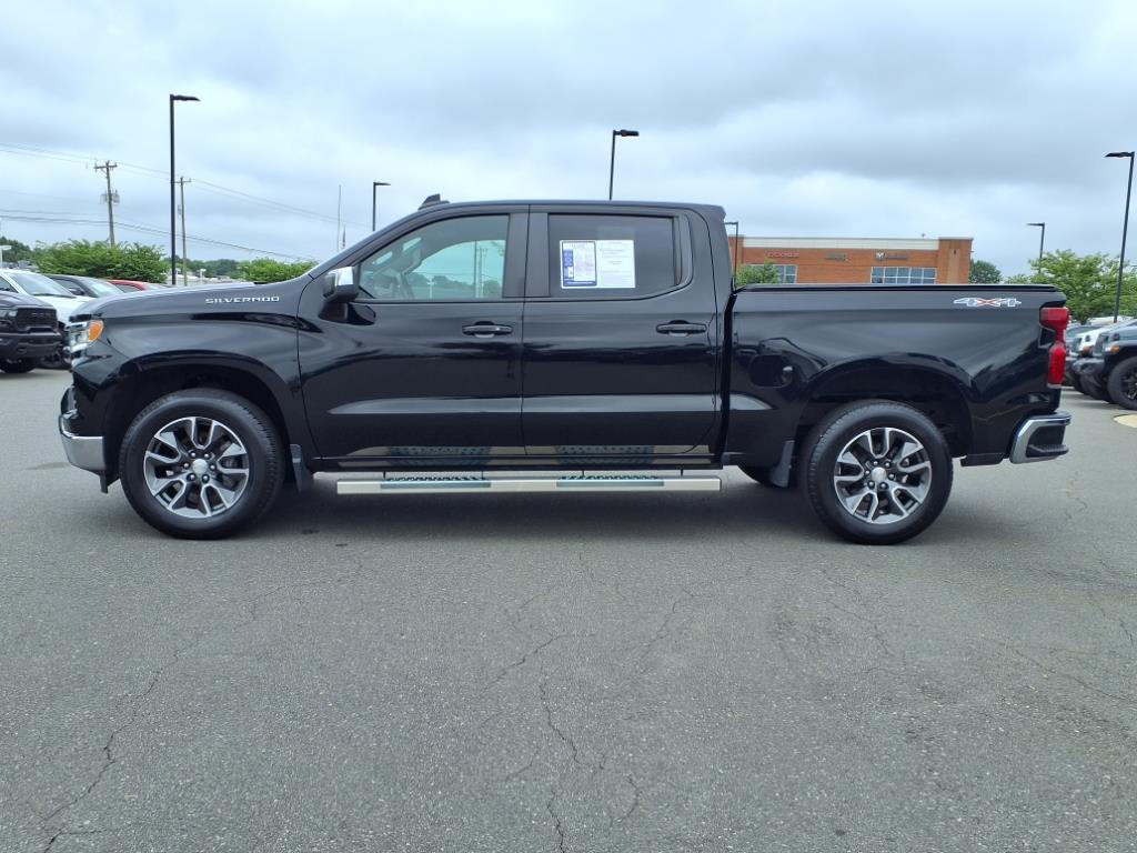 2022 Chevrolet Silverado 1500 LT photo 16
