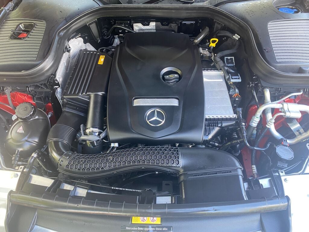 2018 Mercedes Benz GLC 300 4MATIC photo 19