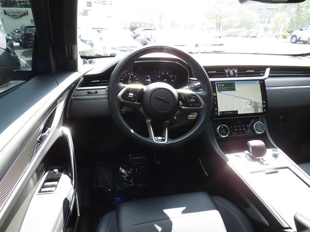 2023 Jaguar F-PACE SVR photo 10
