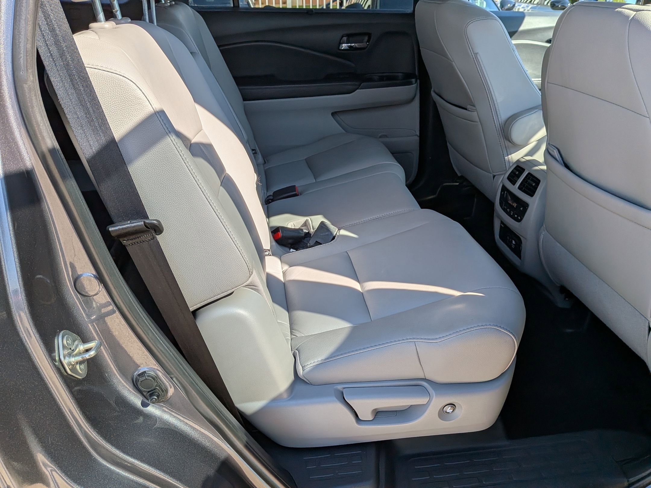 2019 Honda Pilot Touring photo 30