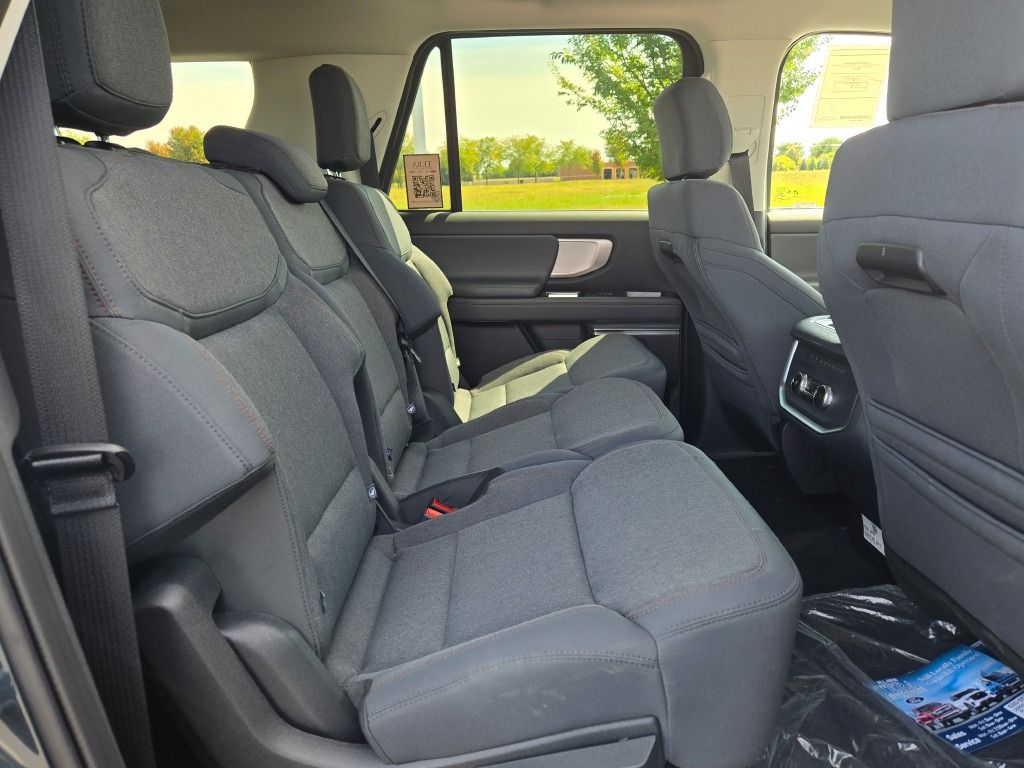 2025 Ford Expedition MAX photo 7
