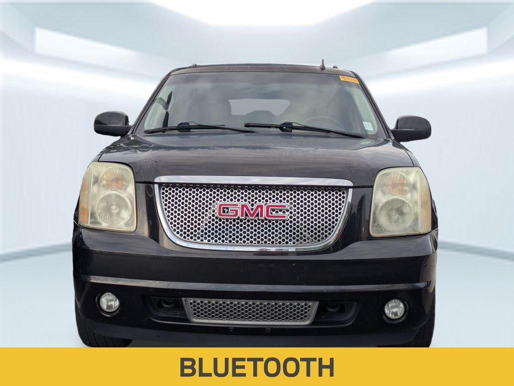 2011 Gmc Yukon Denali photo 2