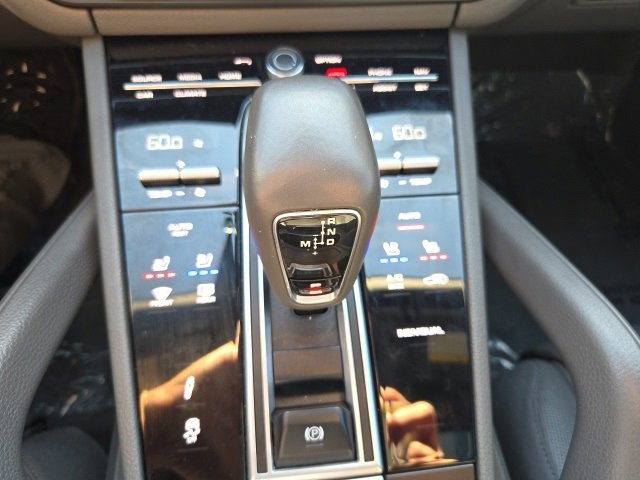 2022 Porsche Cayenne E-Hybrid Coupe Base photo 11