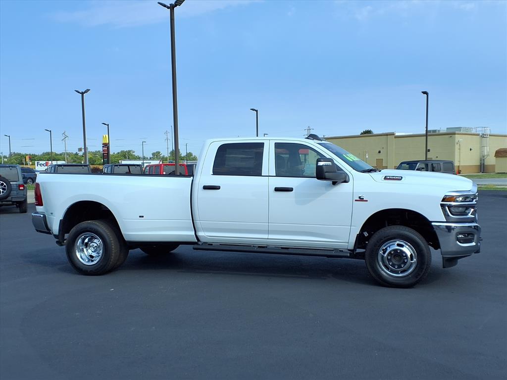 2026 Ram 3500 Tradesman photo 2