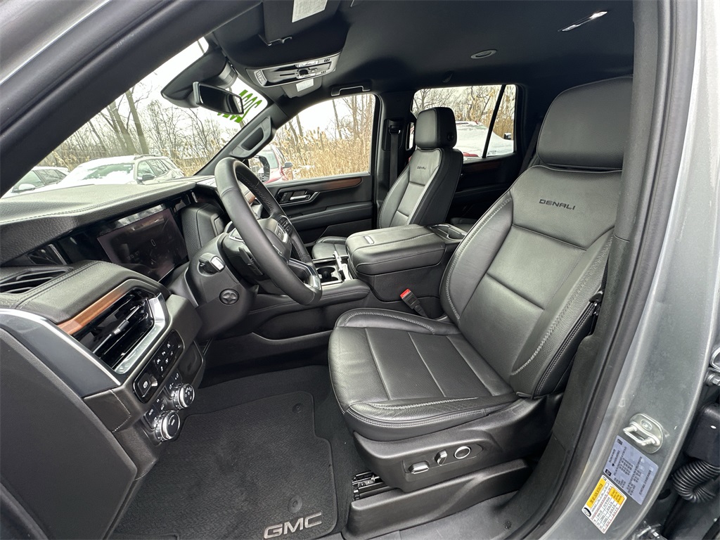 2025 GMC YUKON - Image 16