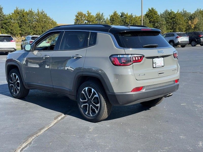2022 Jeep Compass Limited photo 4