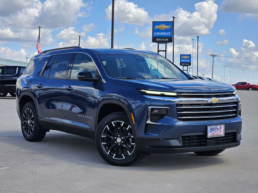 2026 Chevrolet Traverse LT's photo