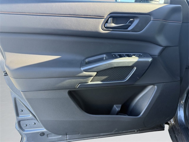 2025 Nissan Pathfinder Rock Creek photo 11