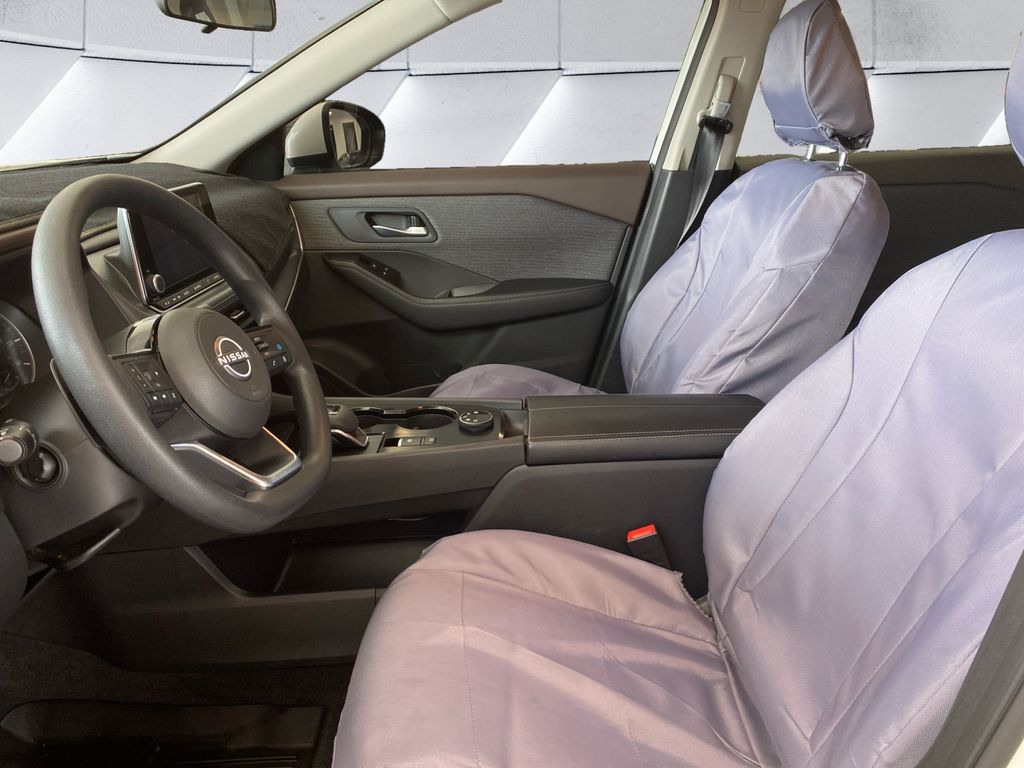 2023 Nissan Rogue SV photo 7