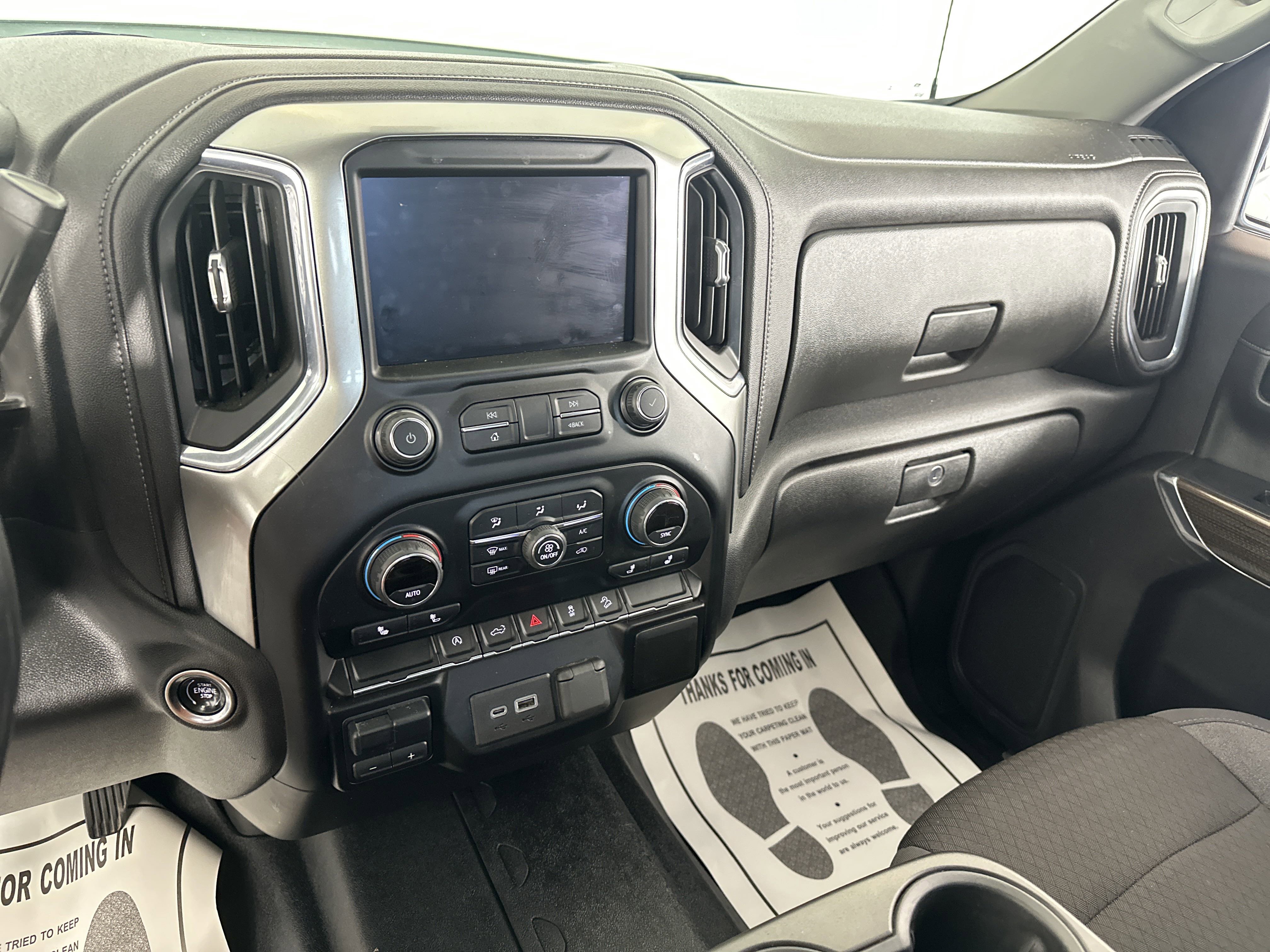 2020 Chevrolet Silverado 1500 RST photo 3