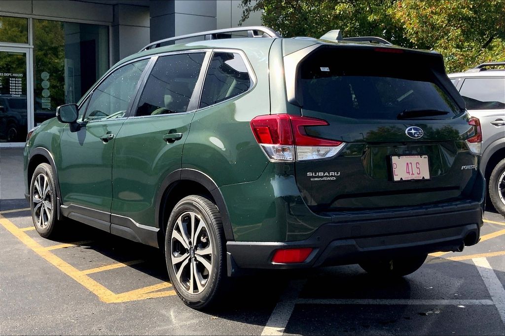 2022 Subaru Forester Limited photo 8