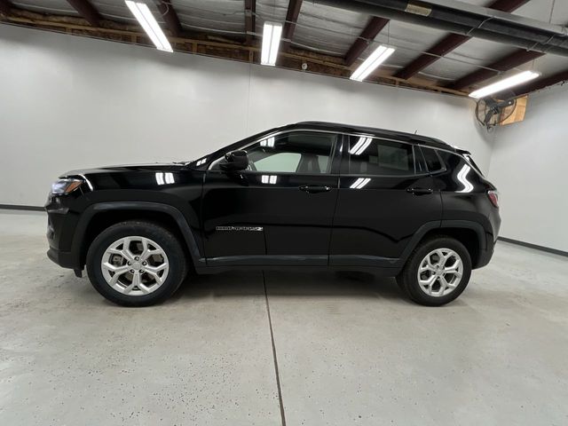 2024 Jeep Compass Latitude photo 4