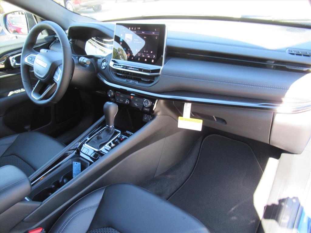 2026 Jeep Compass Latitude Altitude photo 4