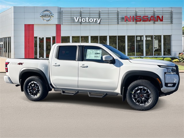 2026 Nissan Frontier Crew Cab PRO-4X photo 2