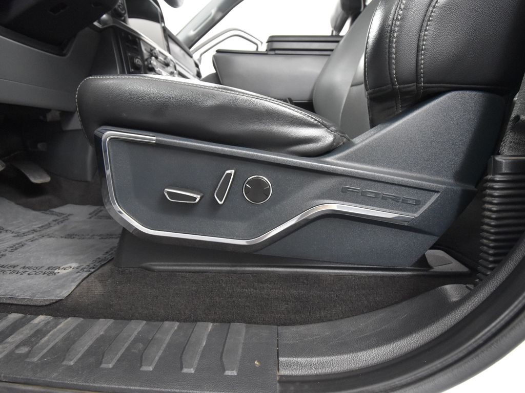 2021 Ford F-150 Lariat photo 17