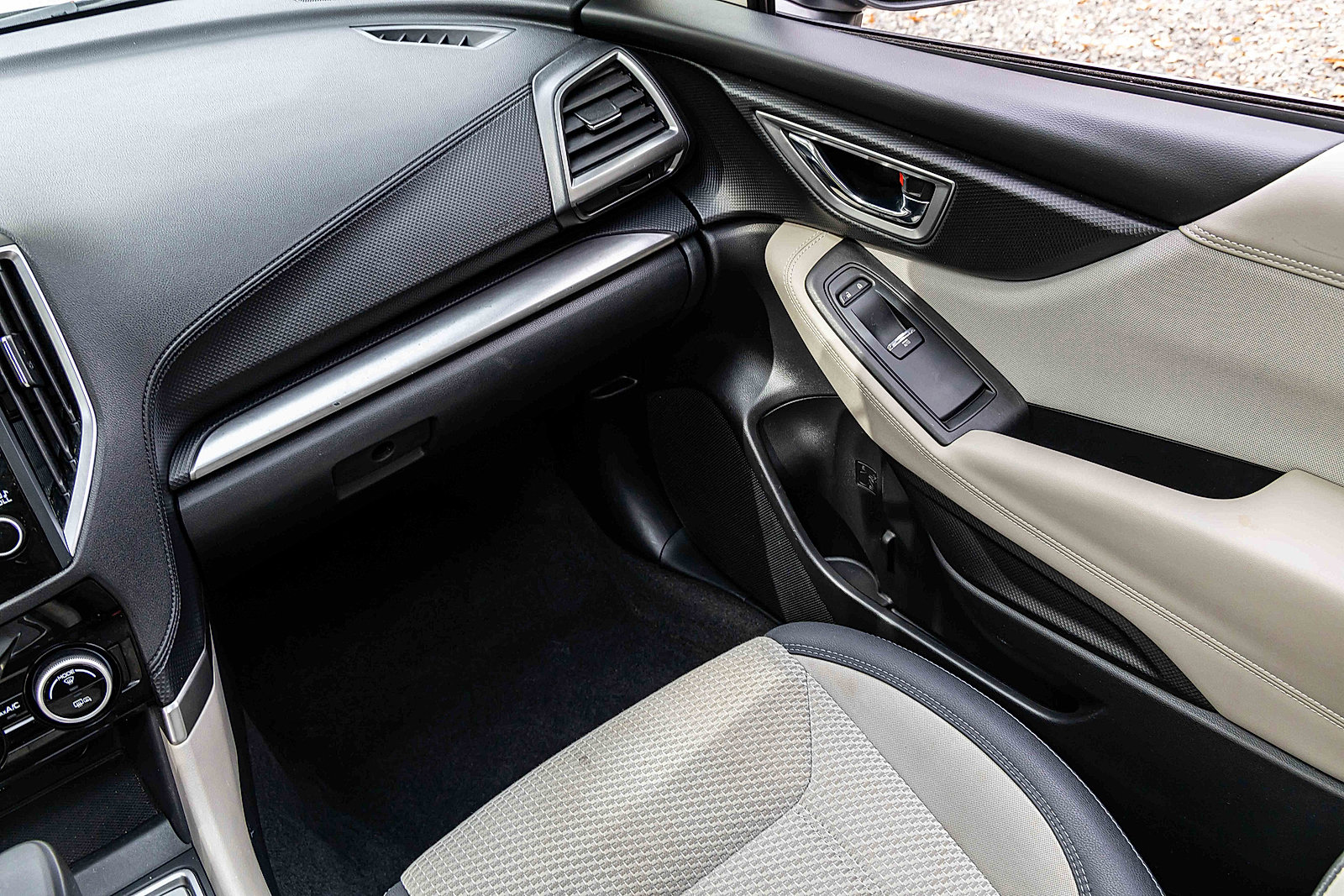 2020 Subaru Forester Premium photo 16