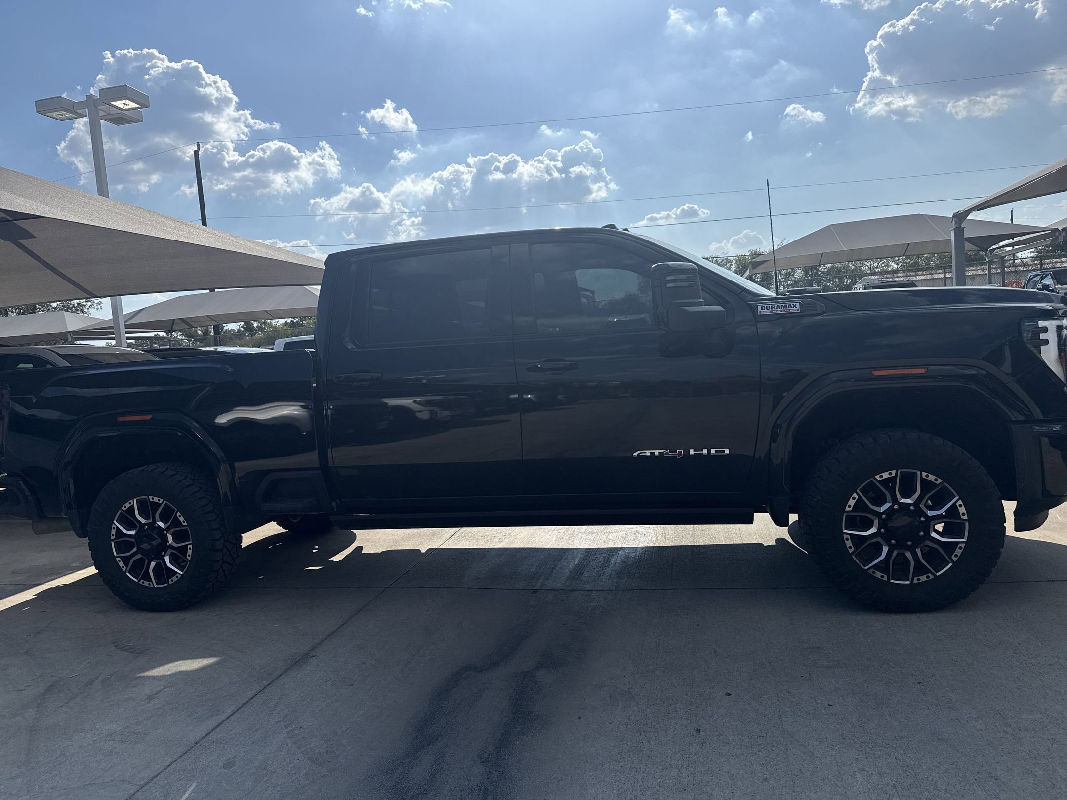 2024 Gmc Sierra HD AT4 photo 3