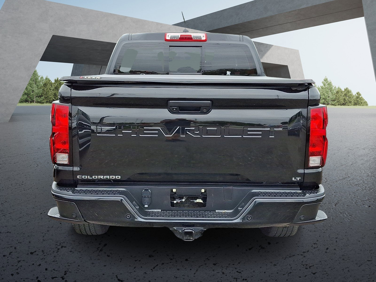 2023 Chevrolet Colorado LT photo 3