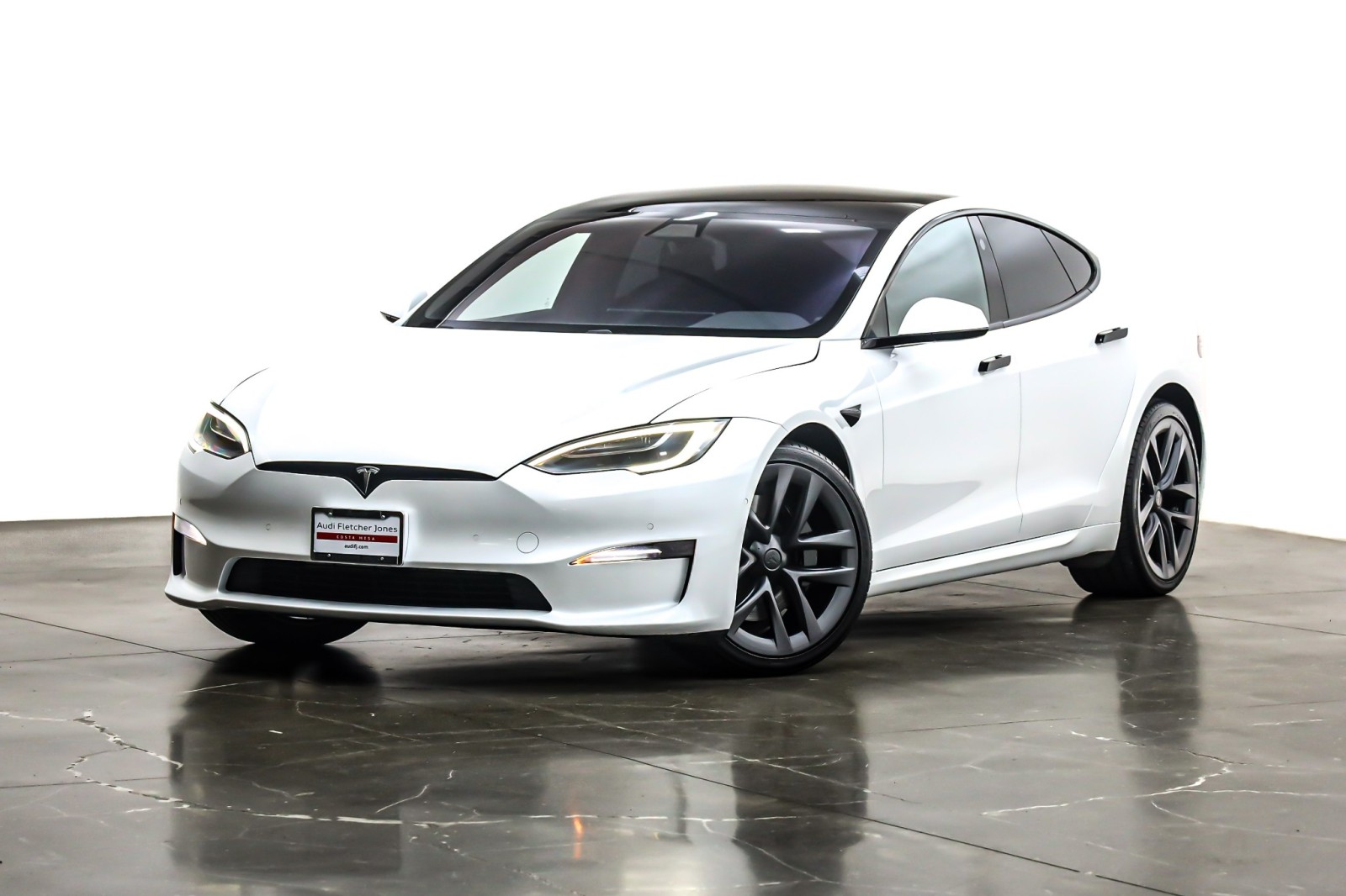 2022 Tesla Model S Plaid's photo