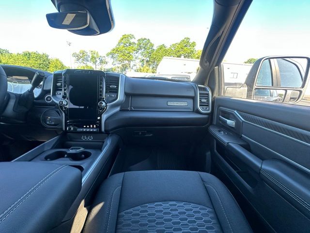 2025 Ram 2500 Big Horn photo 27