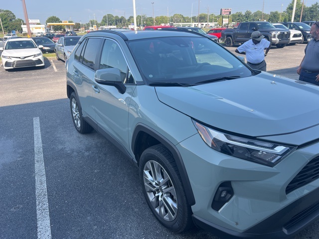 2023 Toyota RAV4 XLE Premium photo 2