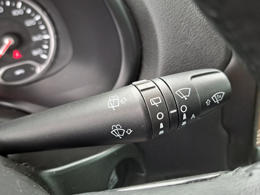 2022 Jeep Renegade Latitude photo 11