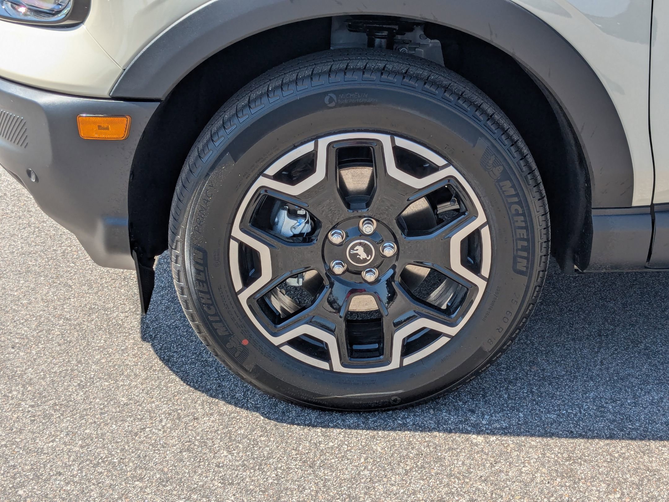 2025 Ford Bronco Sport Outer Banks photo 3