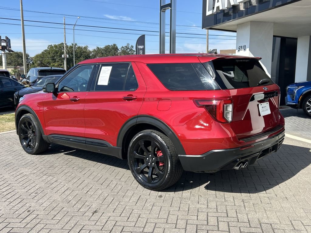 2021 Ford Explorer ST photo 4