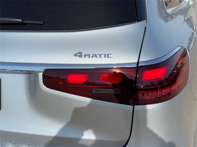 2025 Mercedes Benz GLS 450 4MATIC photo 3