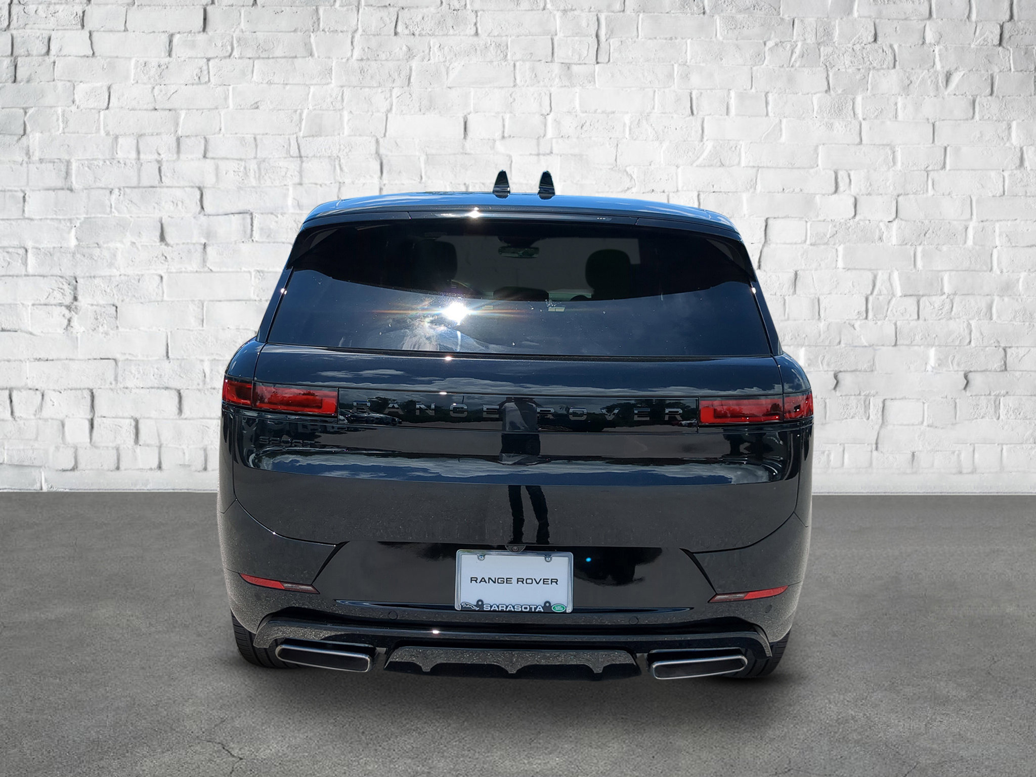 2025 Land Rover Range Rover Sport SE photo 3