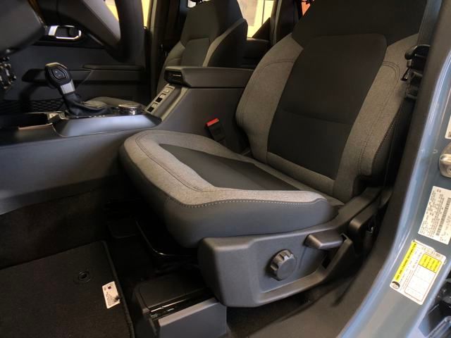 2025 Ford Bronco Base photo 11