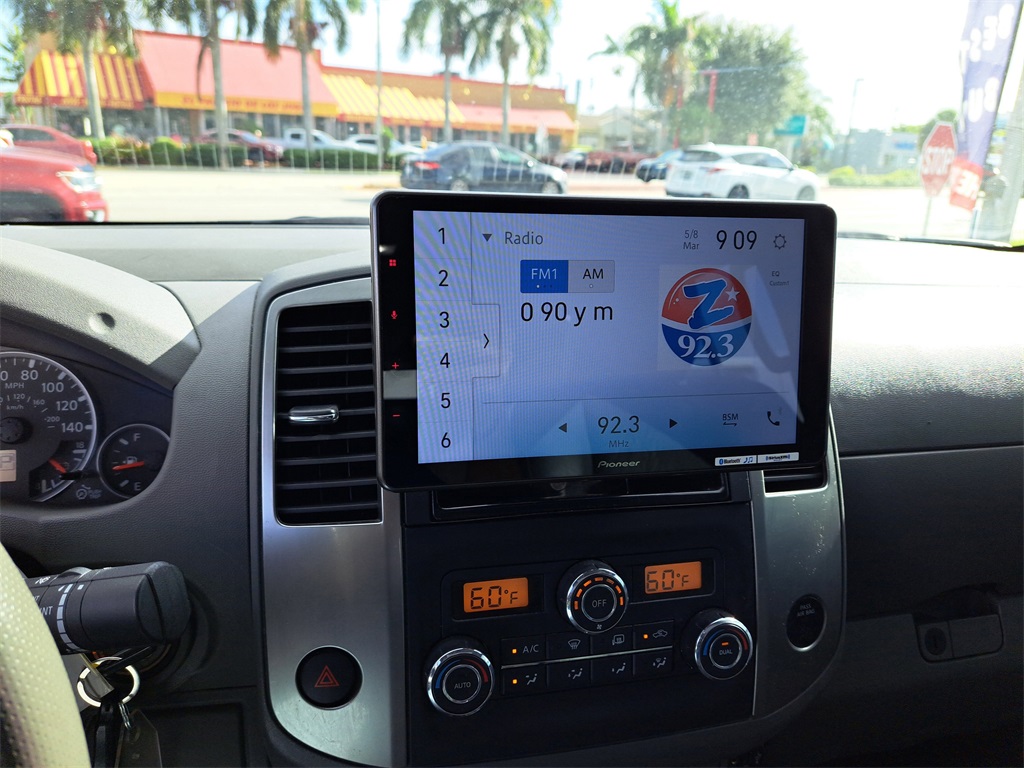 2019 Nissan Frontier SL photo 20