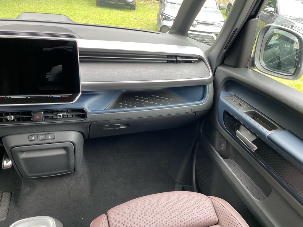 2025 Volkswagen ID. Buzz Pro Plus photo 6