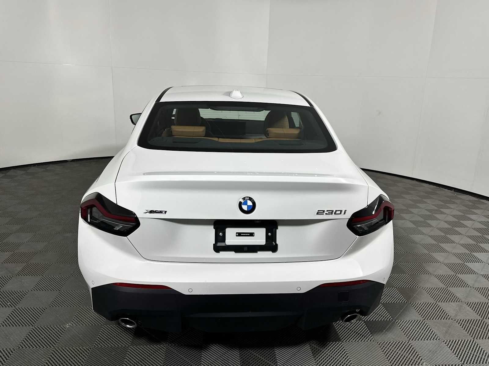 2025 Bmw 230i xDrive photo 2