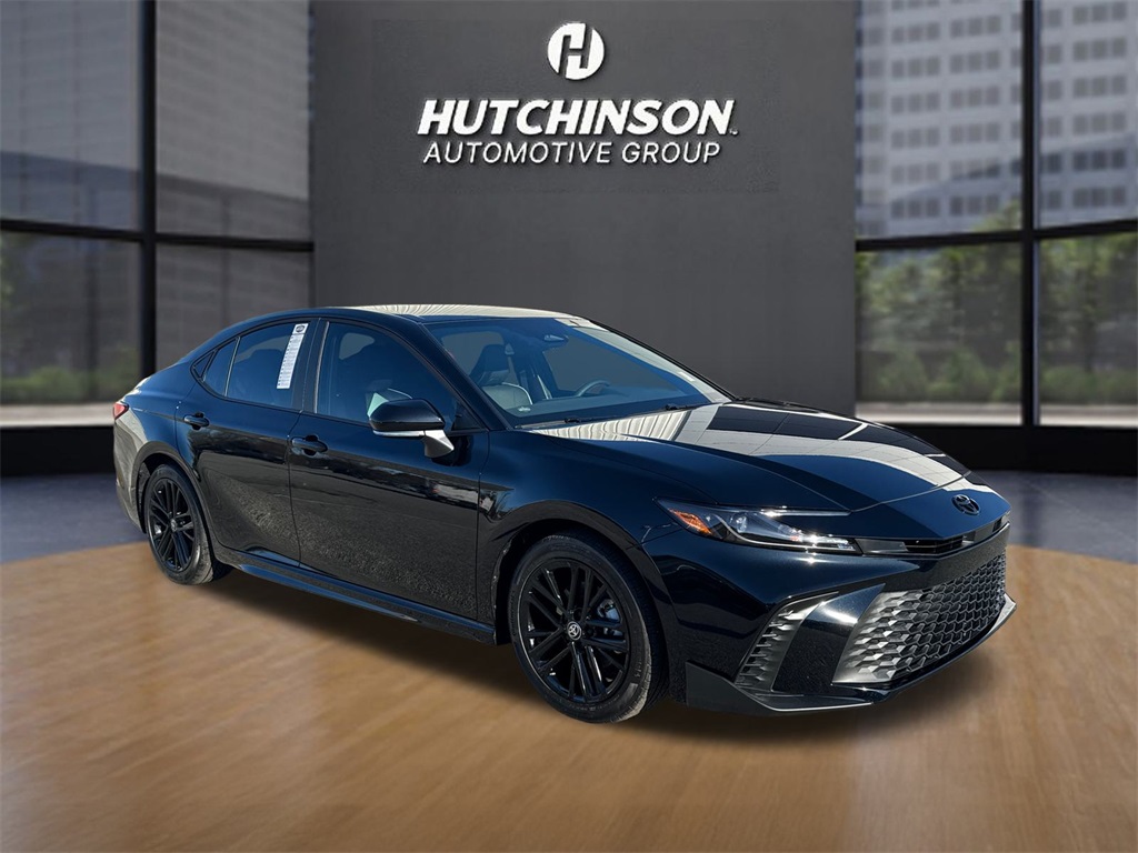 2026 Toyota Camry SE's photo