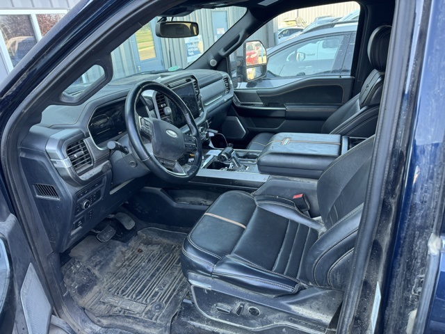 2022 Ford F-150 Platinum photo 2