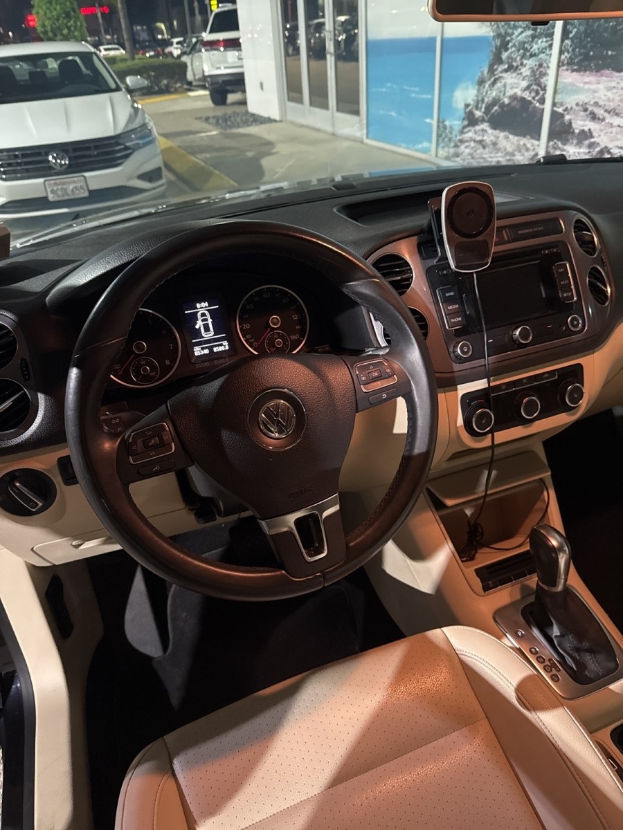 2012 Volkswagen Tiguan SE photo 4